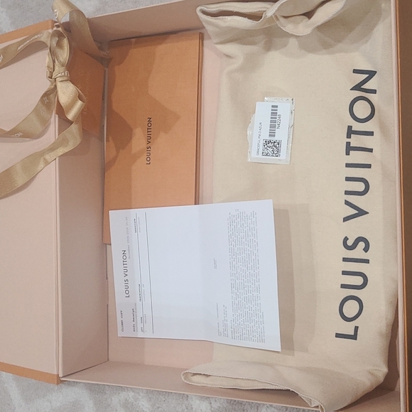 LV Graceful PM - Picture 3 of 16